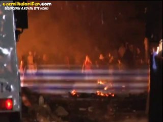 Türk Polisi - Hey Guys, Move Back!