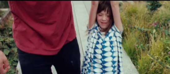 ¿Qué hacemos con Maisie? - Tráiler Español HD [1080p]