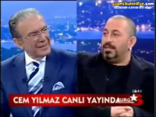Cem Yılmaz'ın Ölü Seçmenler Yorumu
