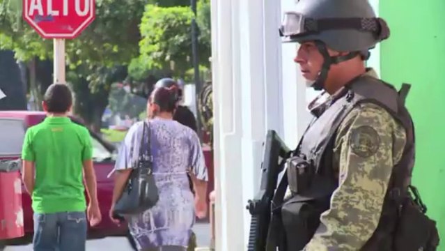 Ejército mexicano avanza en territorio de narcos y autodefensas