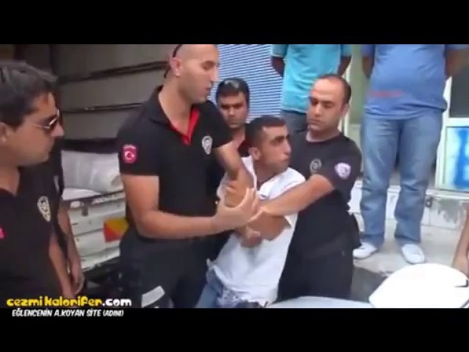 Yakalanınca Hapları Ağzına Atan Torbacı - Adana