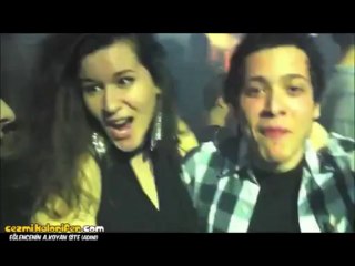 Gevur Hatunları Bulunca 3 Yıllık Sevgiliyi Şutlayan Çocuk