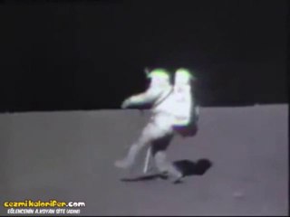 Ay'da Aletini Yere Düşüren Astronotun Dramı
