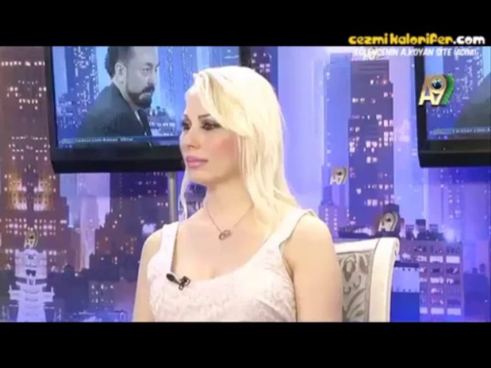 Adnan Oktar - Çok Şiddetli Sevme İsteği Uyandıran Kediciği