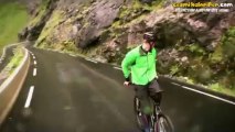 Dünyanın En Tehlikeli Yollarından Birinde Ters Şekilde Bisiklet Sürmek