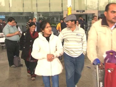 Fog delays flights at IGI