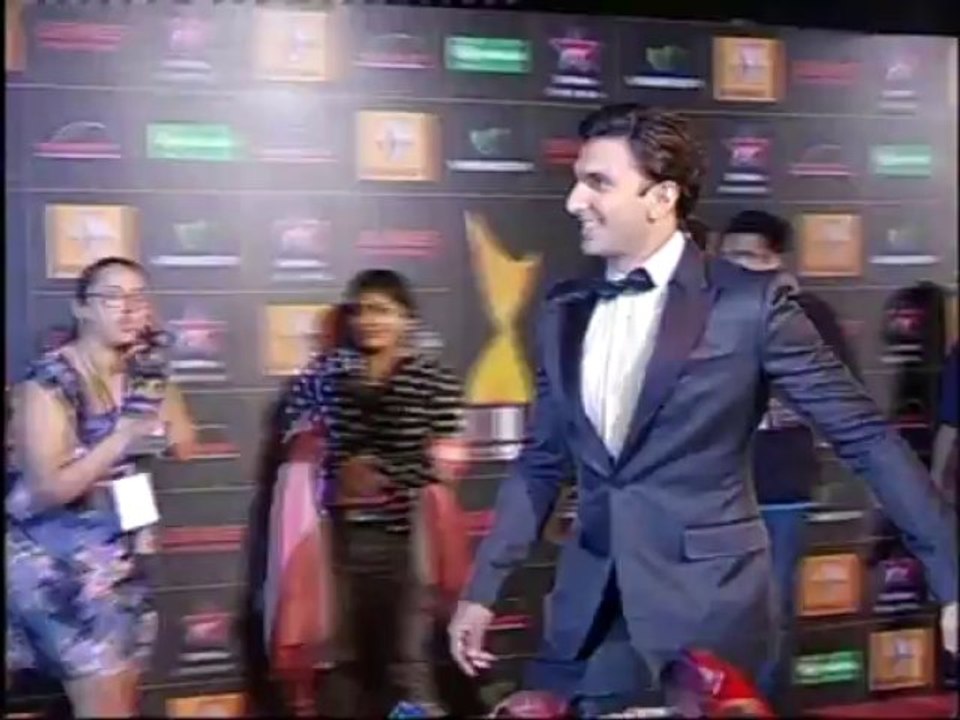 1-STAR GUILD AWARD RED CARPET WITH SRK AND SALMAN, ranveer singh