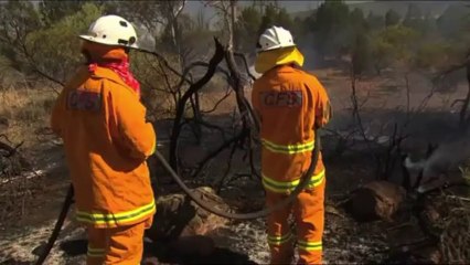 Descargar video: Australian fires turn deadly as heatwave scorches