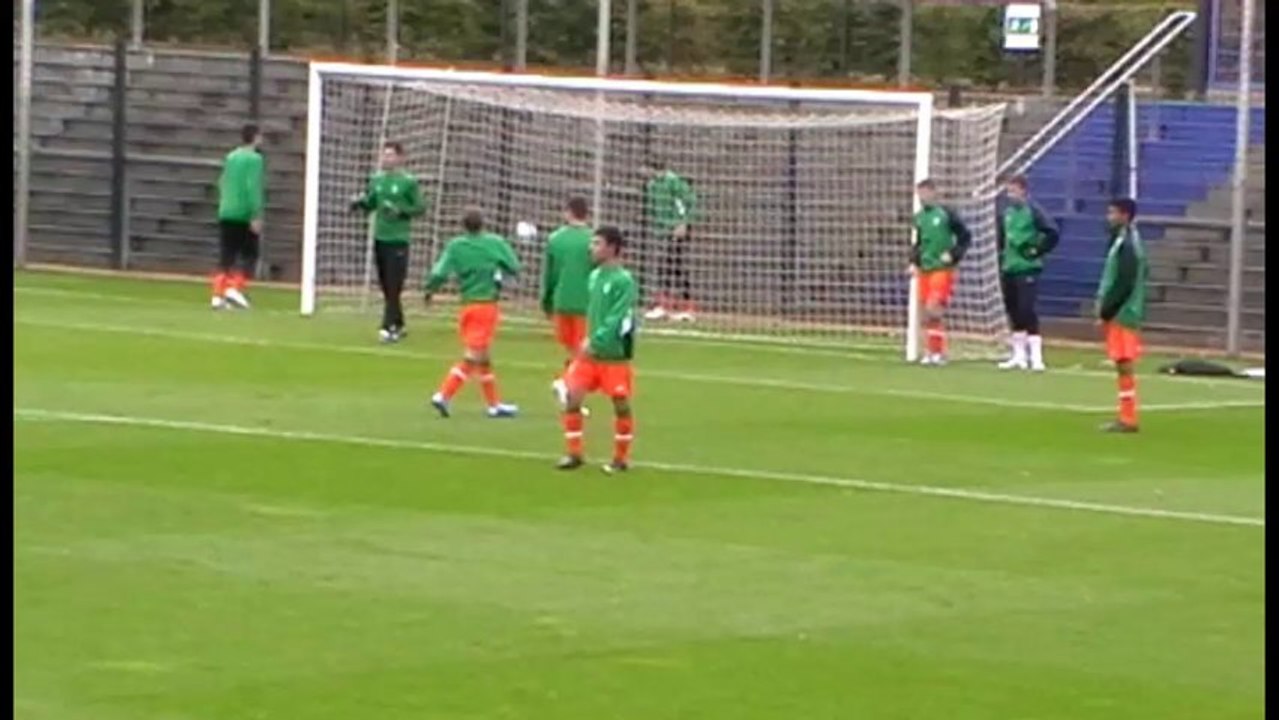 17. Oktober 2009: U17 Hertha BSC Berlin - SV  Werder Bremen ' Warm Up '