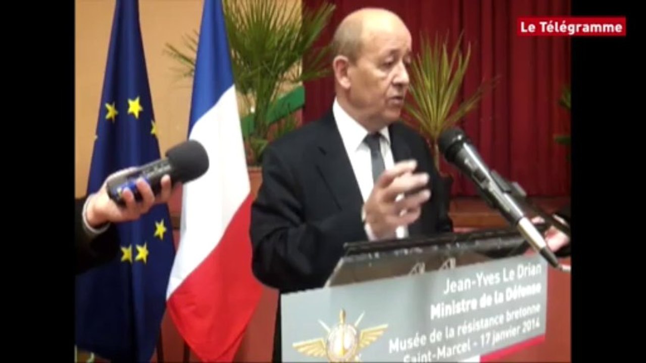 Saint-Marcel (56). Jean-Yves Le Drian présente le plan de sauvetage du musée