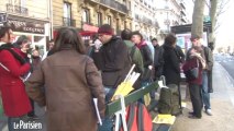 Paris : des chômeurs manifestent contre le pacte de responsabilité