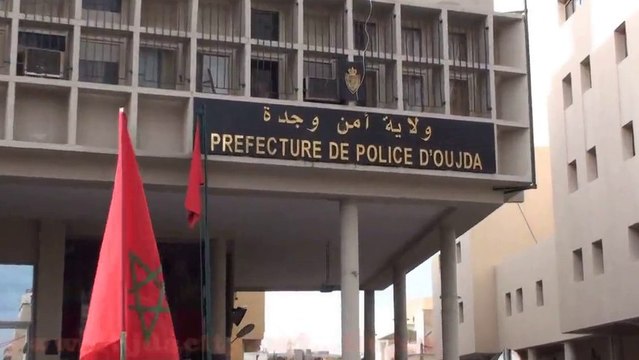 جمعيات المجتمع المدني بوجدة تنظم وقفة احتجاجية ضد الاعتداء على رجال الأمن