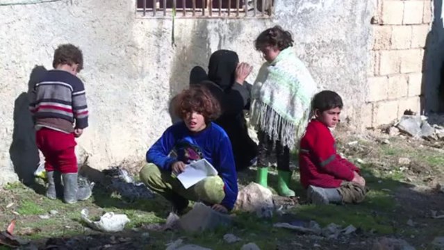 A la frontière turque, l'afflux de réfugiés syriens continue