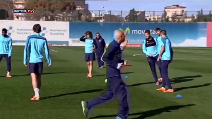 Barcelona have light training without injured Neymar