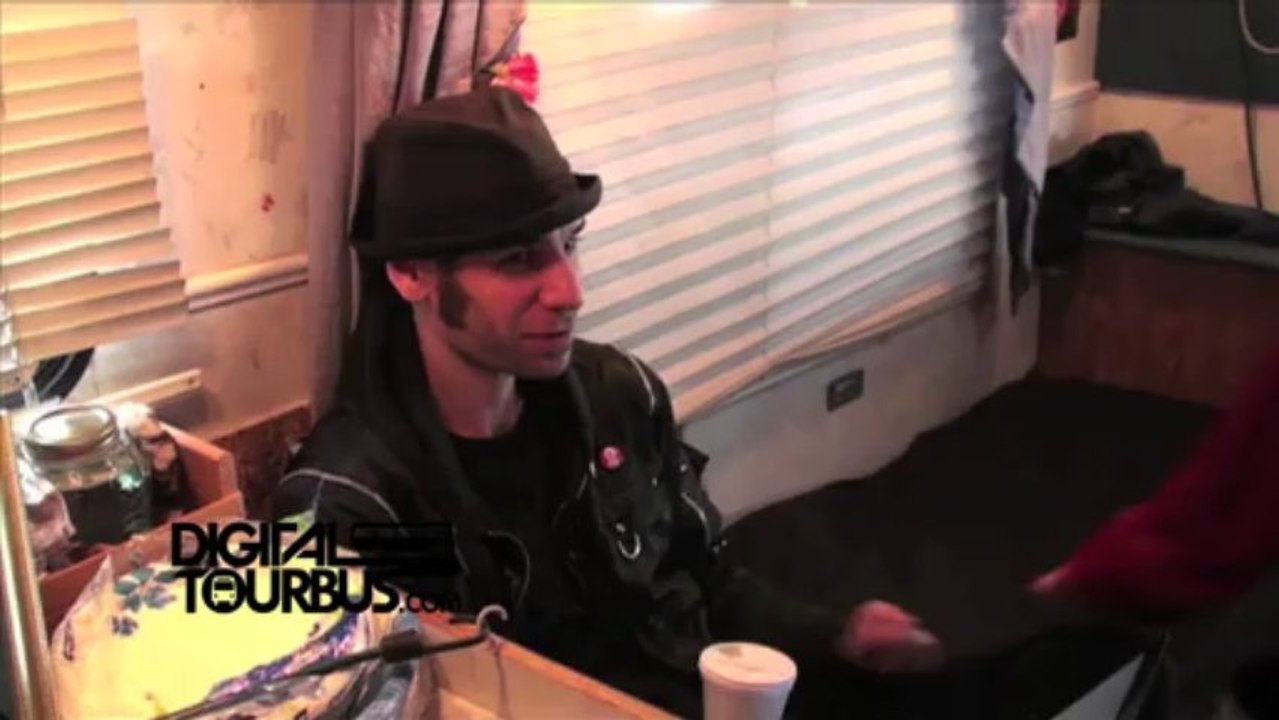 Pretty Things Peep Show - BUS INVADERS Ep. 224