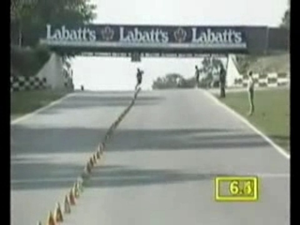 Record : Slalom en skateboard