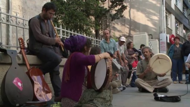 Gel Gör Beni Aşk Neyledi