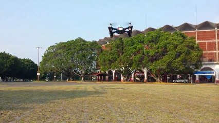 The HUBSAN X4 H107L QUADRICOPTER FLYING