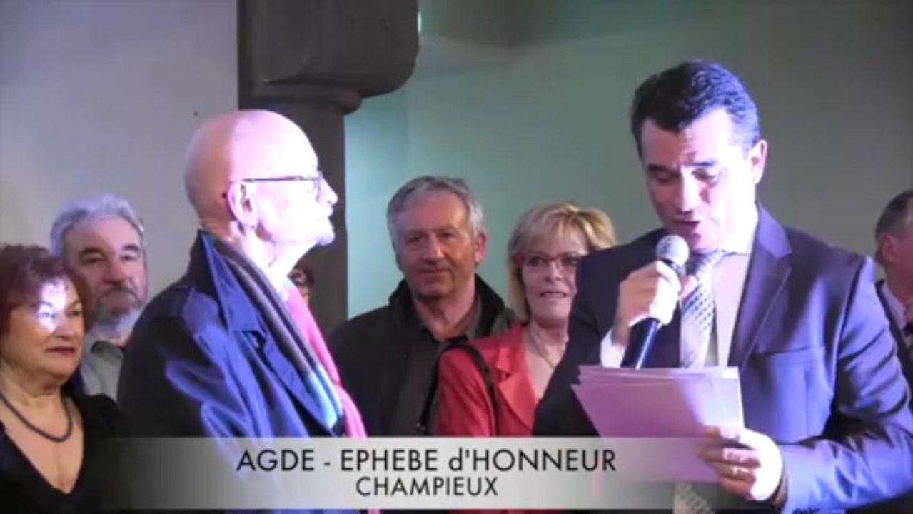 AGDE - 2014 - CHAMPIEUX recoit un  EPHEBE D'HONNEUR 2014 de la VILLE d'AGDE