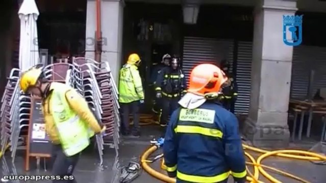 Un fallecido y cinco intoxicados leves en el incendio