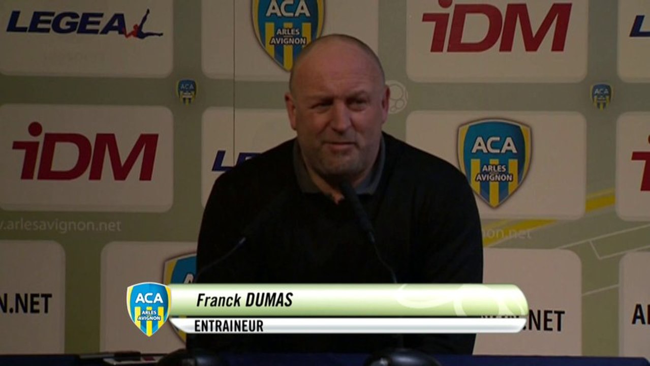 Conférence de presse AC Arles Avignon - ESTAC Troyes (3-0) : Franck  DUMAS (ACA) - Jean-Marc FURLAN (ESTAC) - 2013/2014