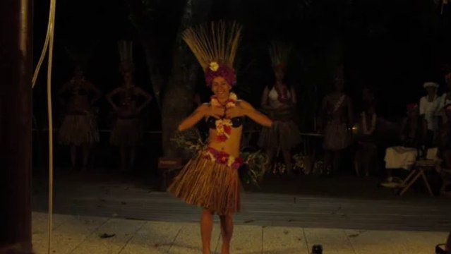 Tahitian dancing MaiTai, Bora Bora