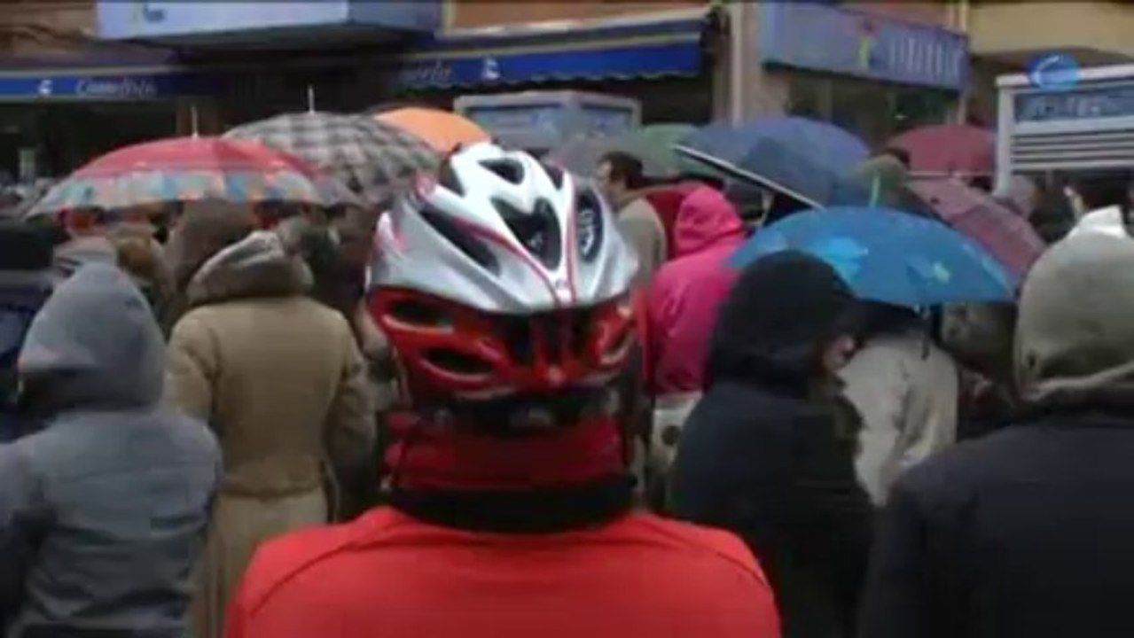 Unas 2.000 personas se manifiestan por las calles de Gamonal (Burgos) tras la asamblea