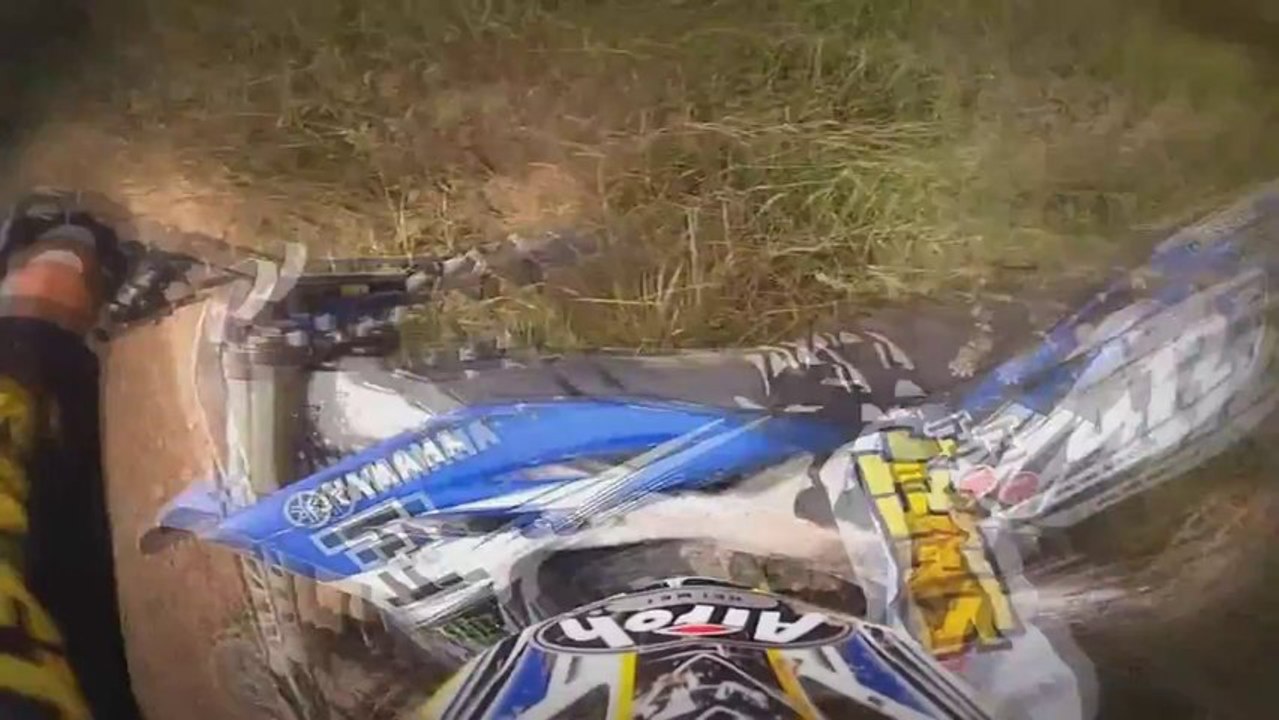 Yamaha YZ 250F CRASH - Rider Flys Off The Track