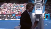 Jim Courier demande à Novak Djokovic de faire une imitation de son coach, Boris Becker