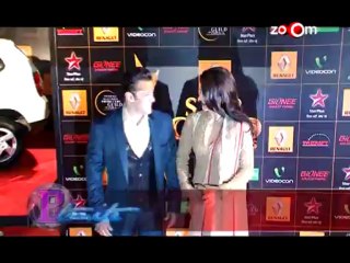 Télécharger la video: Salman Khan, Deepika Padukone, Ranveer Singh, Sonakshi Sinha, Kareena Kapoor & others at an award show