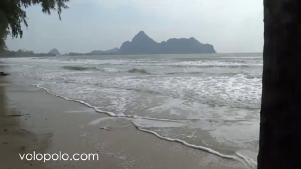 Wave in Ao Manao Beach
