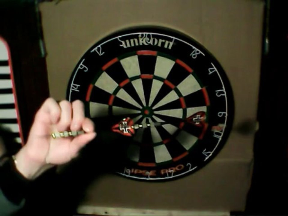 Fléchettes l'une dans l'autre