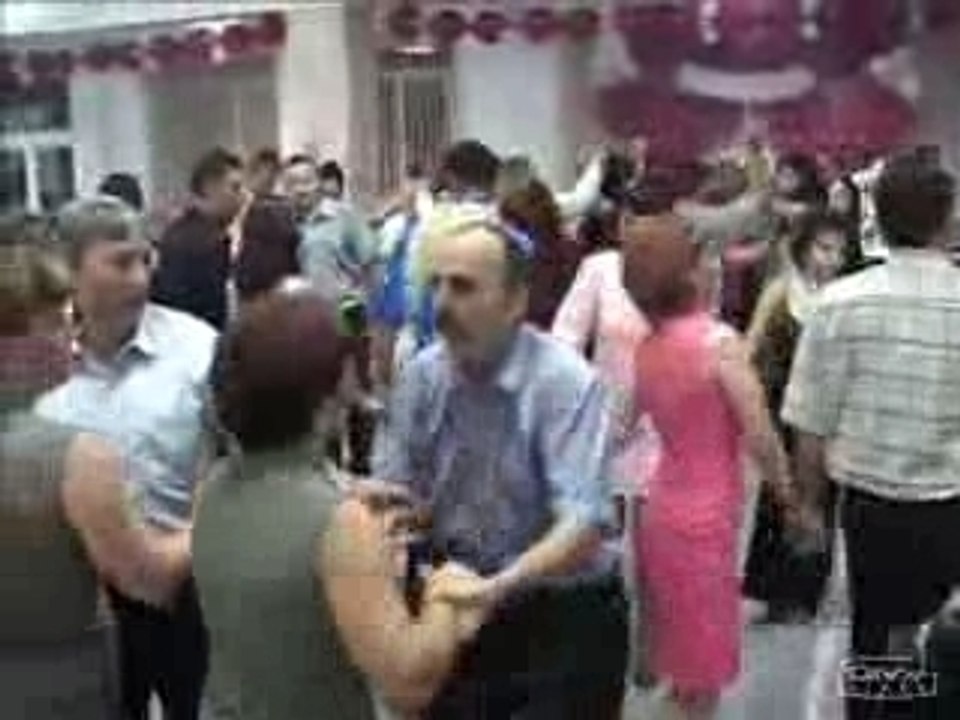 T'as qu'à bien danser...