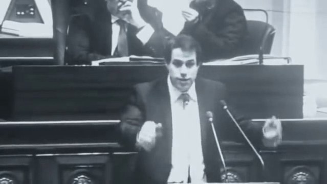 Triple quenelle de Laurent Louis au parlement belge