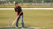 Formula 1 2012:  Mark Webber meets cricketer Gautam Gambhir (2012 Indian Grand Prix)