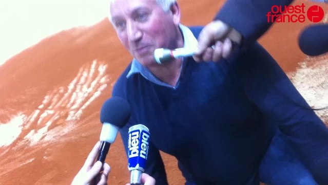 Coupe Davis : la terre battue est arrivée au Vendéspace