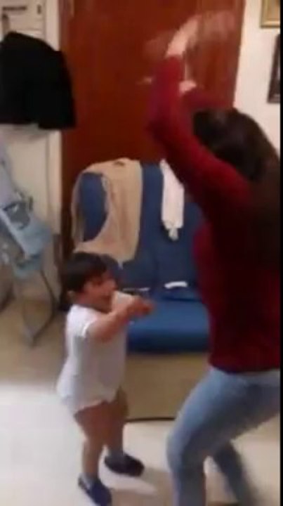 Juan bebe gitano bailando y cantando FLAMENCO MANIA