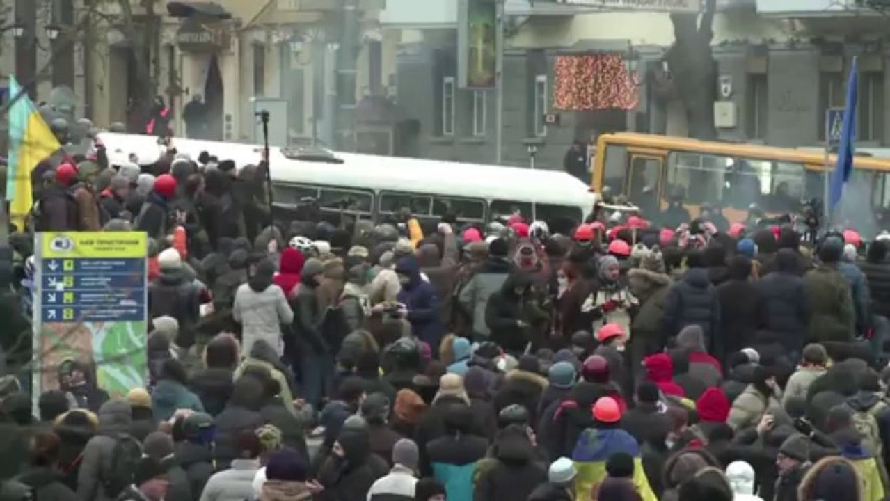 Tausende Demonstranten harren im Zentrum von Kiew aus