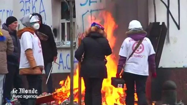 Kiev : dans le tintamarre des manifestants