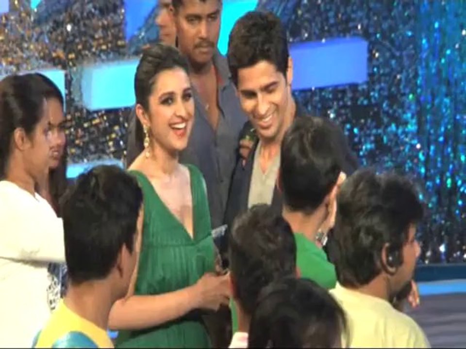 Parineeti will not romance SRK!