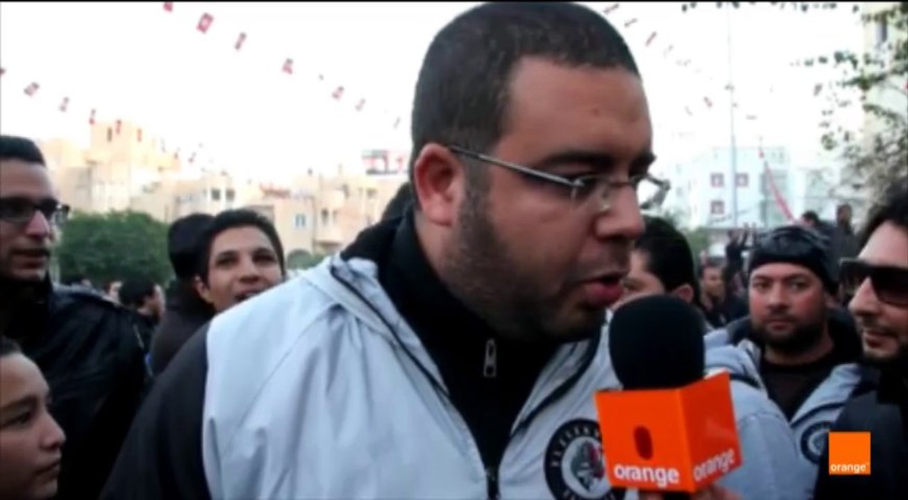 وقفة إحتجاجية لاحباء النادي الرياضي الصفاقسي ام...