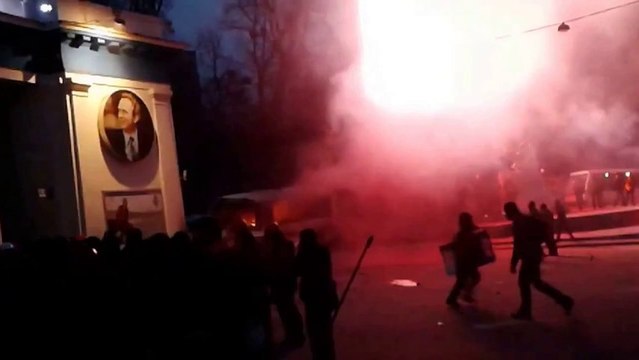 Protesters and Security Forces Clash in Ukrainian Capital Kiev