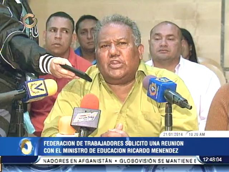 Federación de trabajadores universitarios solicitan reunión de urgencia con Menéndez