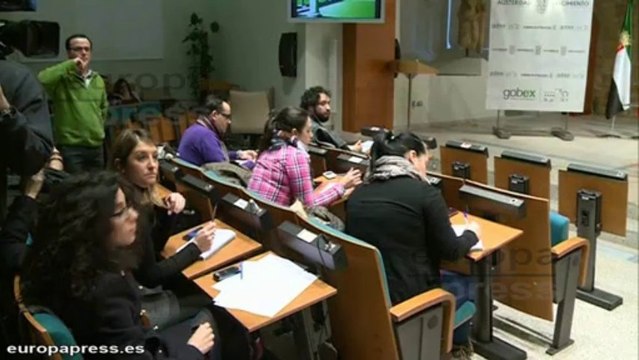 Consejeros y altos cargos extremeños renuncian a oposiciones