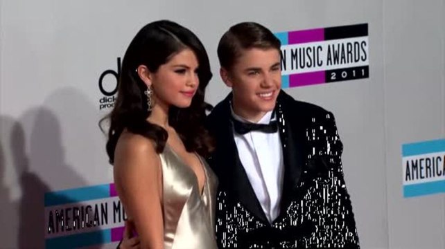 Selena Gomez niega haber recibido textos desagradables de Justin Bieber