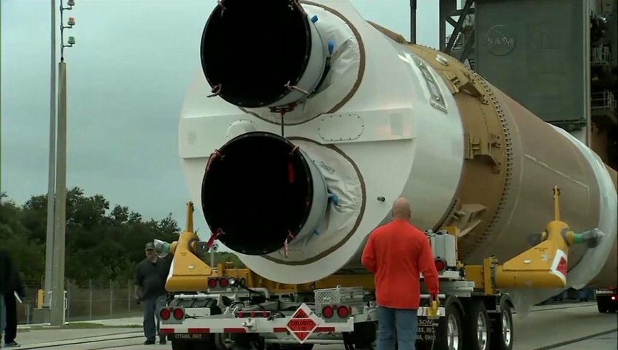 [Atlas V] Atlas V Rocket Assembled at SLC-41 fo...