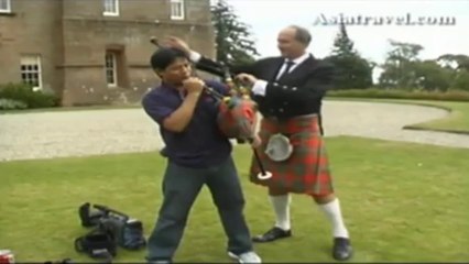 Bagpipes, Scotland by Asiatravel.com