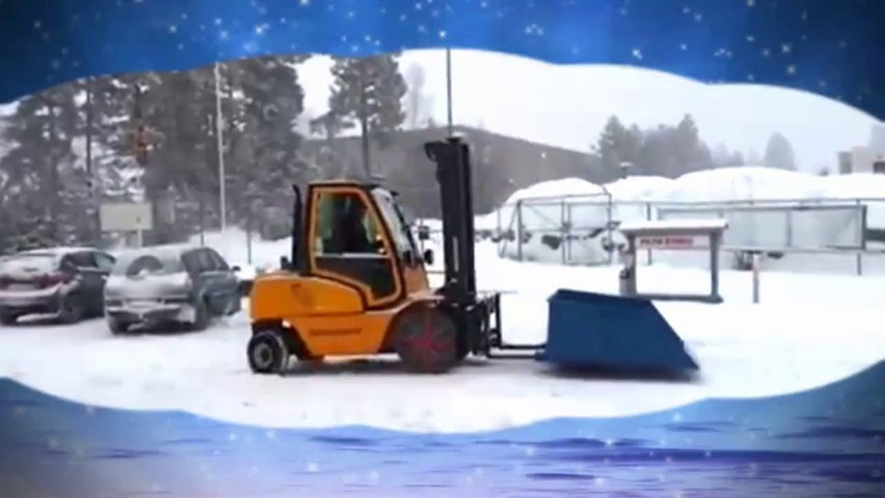 Работа погрузчика зимой  |www.kiit.ru| пример работы автопогрузчика зимой