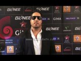 Mika Singh is performing on the stage of  Red Carpet of 4th star Gima Awards