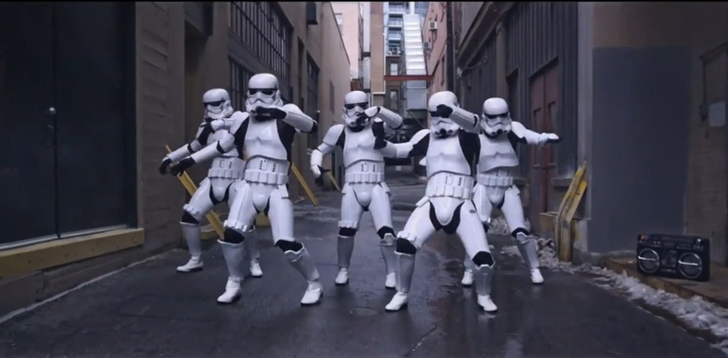 Quand les Stormtroopers de Star Wars Twerk et Rappent !!